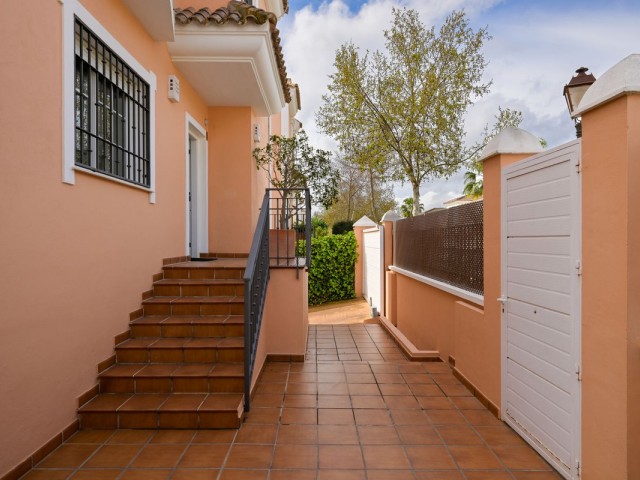 5 Makuuhuoneen Huvila Elviria