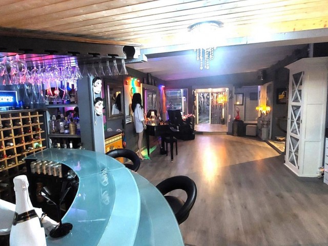5 Soveroms Villa i Estepona
