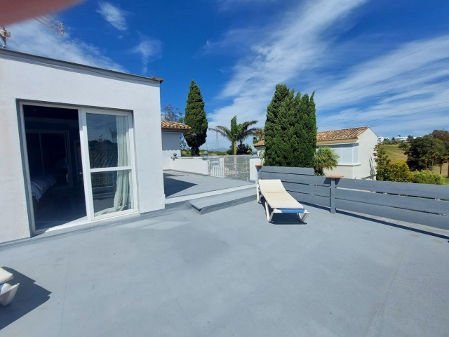 5 Soveroms Villa i Estepona