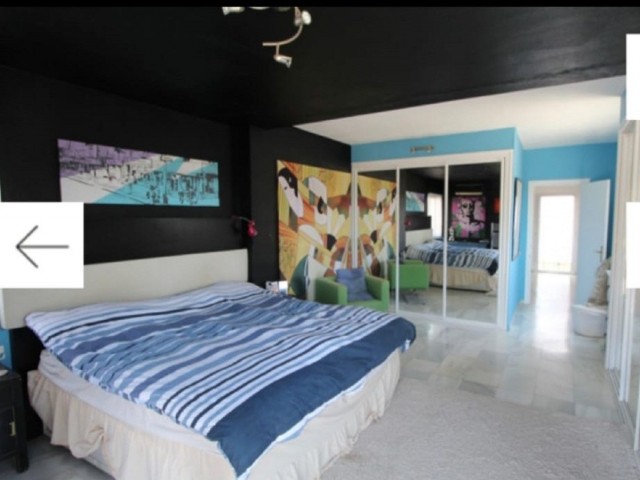 5 Soveroms Villa i Estepona