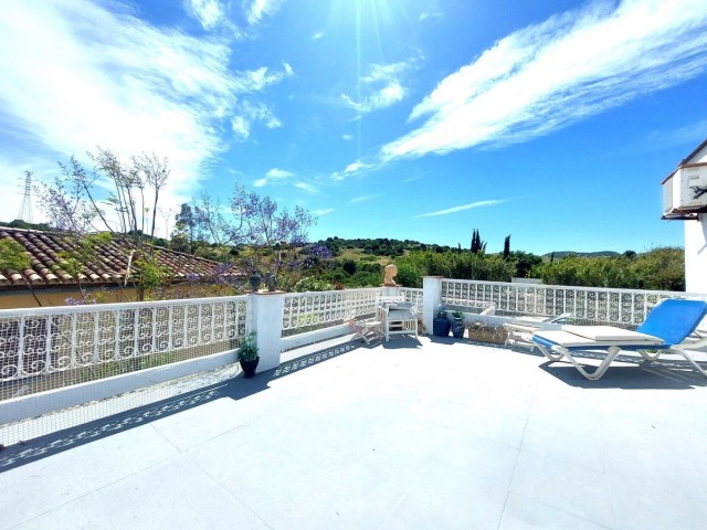5 Soveroms Villa i Estepona