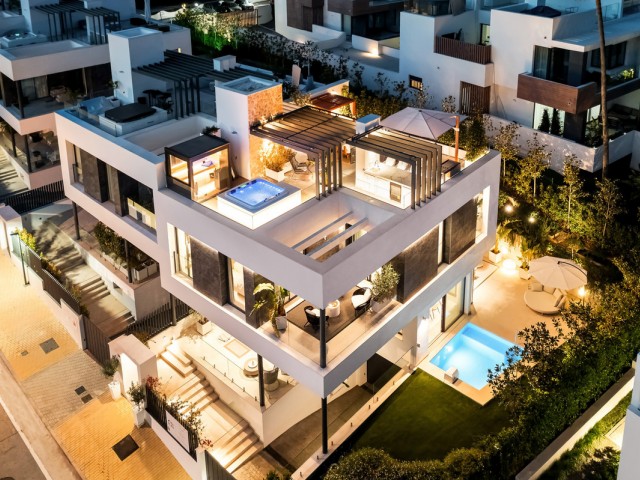 Villa, Sierra Blanca, R4992370