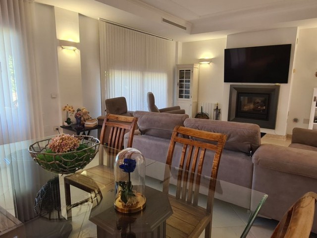 3 Bedrooms Villa in Cerros del Aguila