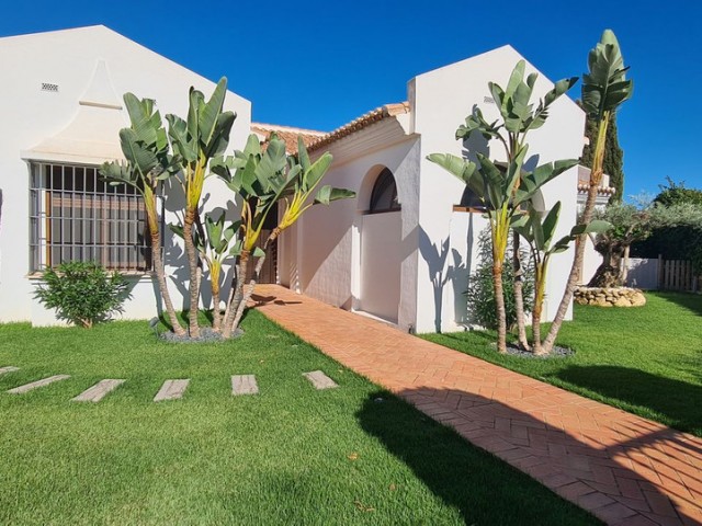 3 Bedrooms Villa in Cerros del Aguila