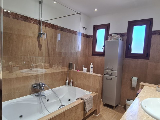 Villa avec 3 Chambres  à Cerros del Aguila