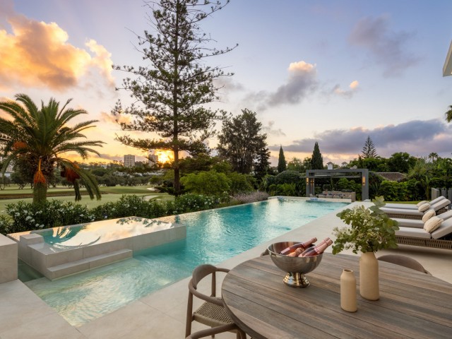 5 Slaapkamer Villa in Nueva Andalucía