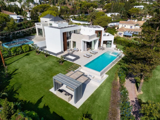 5 Slaapkamer Villa in Nueva Andalucía
