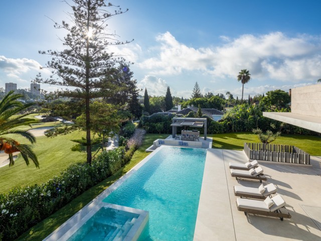 5 Slaapkamer Villa in Nueva Andalucía