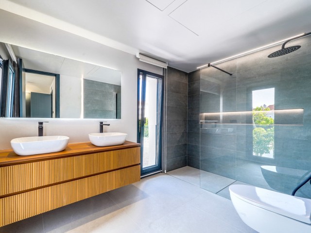 5 Slaapkamer Villa in Nueva Andalucía