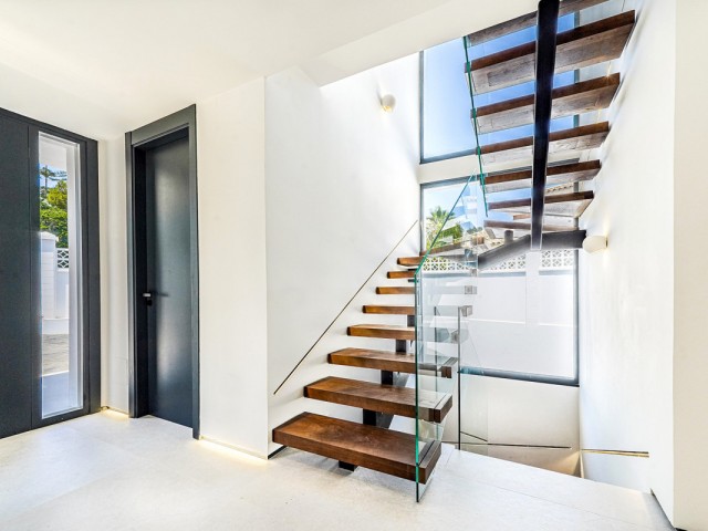 5 Slaapkamer Villa in Nueva Andalucía