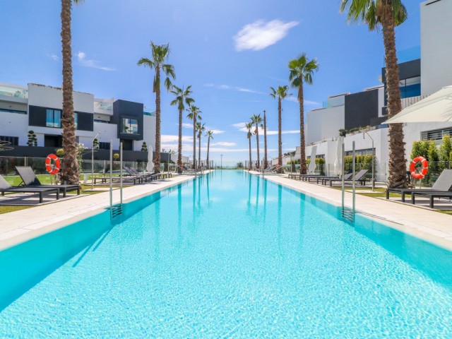 3 Makuuhuoneen Rivitalo Estepona