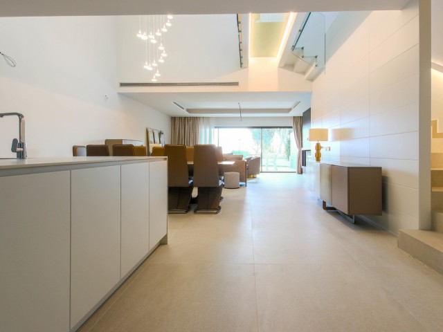 3 Bedrooms Townhouse in Estepona