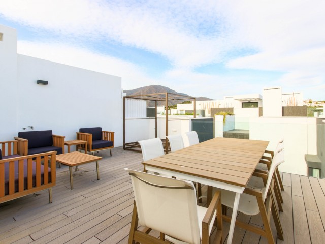 3 Bedrooms Townhouse in Estepona