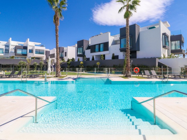 3 Bedrooms Townhouse in Estepona