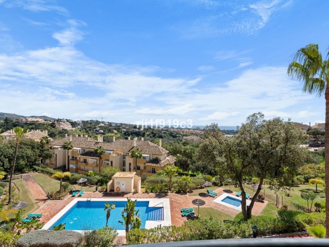 Apartamento con 2 Dormitorios  en Elviria
