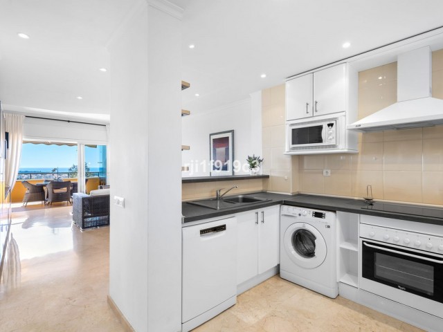 Apartamento con 2 Dormitorios  en Elviria