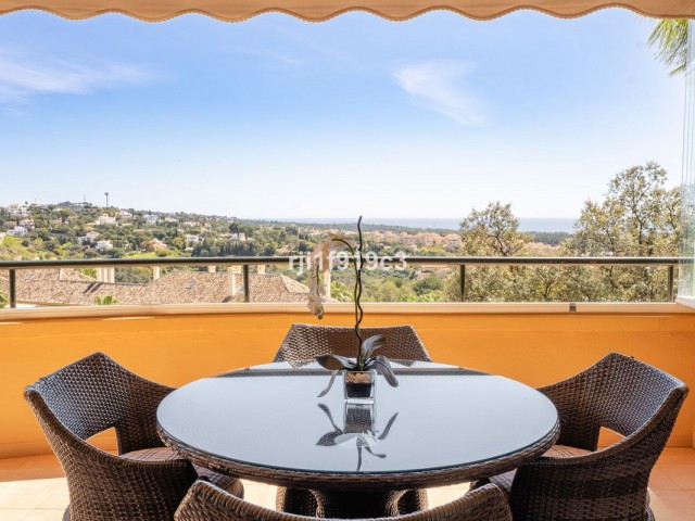 Apartamento con 2 Dormitorios  en Elviria