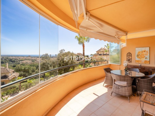 Apartamento con 2 Dormitorios  en Elviria