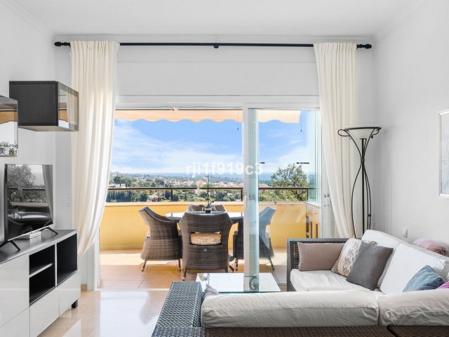 Apartamento con 2 Dormitorios  en Elviria