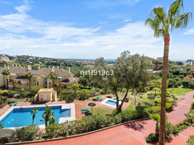 Apartamento con 2 Dormitorios  en Elviria