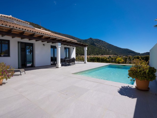 4 Bedrooms Villa in Mijas