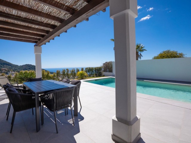 4 Bedrooms Villa in Mijas