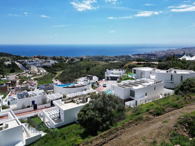 4 Bedrooms Villa in Mijas