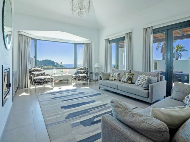 4 Bedrooms Villa in Mijas