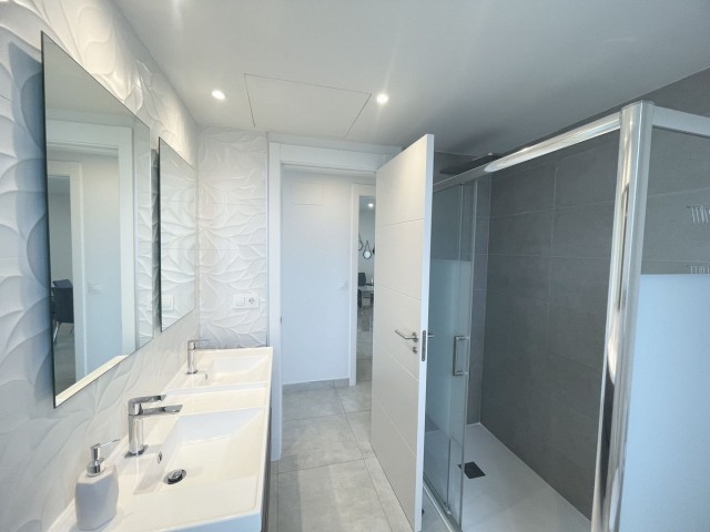 Apartamento con 3 Dormitorios  en La Cala de Mijas