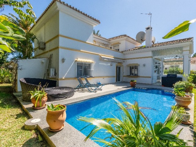 3 Bedrooms Villa in Marbesa