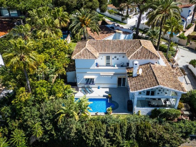 3 Bedrooms Villa in Marbesa