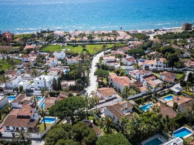 3 Bedrooms Villa in Marbesa