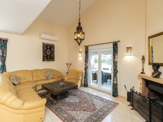 3 Schlafzimmer Villa in Marbesa