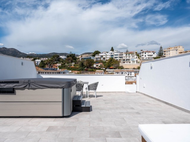 Penthouse avec 2 Chambres  à La Carihuela