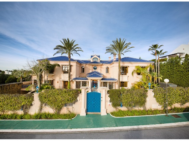 Villa, Nueva Andalucia, R4443529