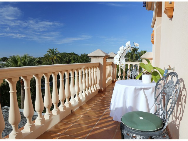 6 Slaapkamer Villa in Nueva Andalucía