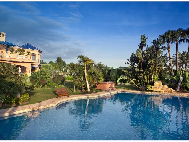 6 Slaapkamer Villa in Nueva Andalucía