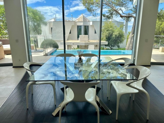 5 Bedrooms Townhouse in The Golden Mile