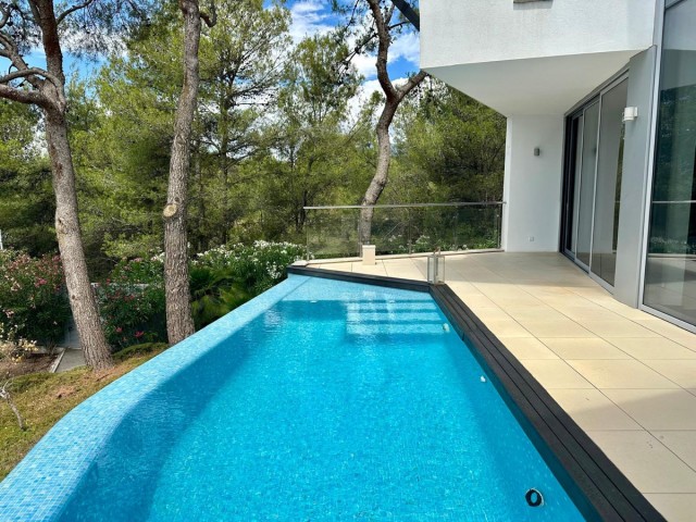 5 Bedrooms Townhouse in The Golden Mile