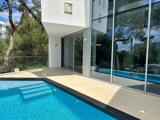 5 Bedrooms Townhouse in The Golden Mile
