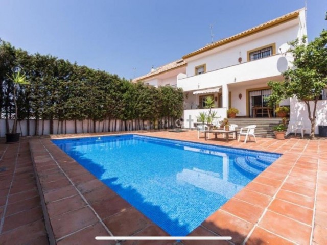 4 Slaapkamer Rijtjeshuis in San Pedro de Alcántara