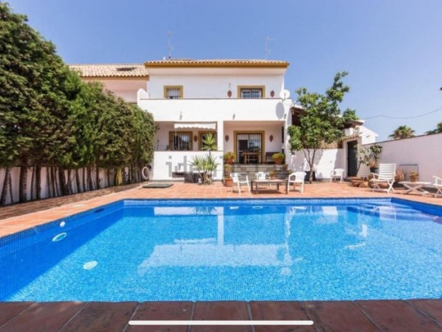 4 Slaapkamer Rijtjeshuis in San Pedro de Alcántara