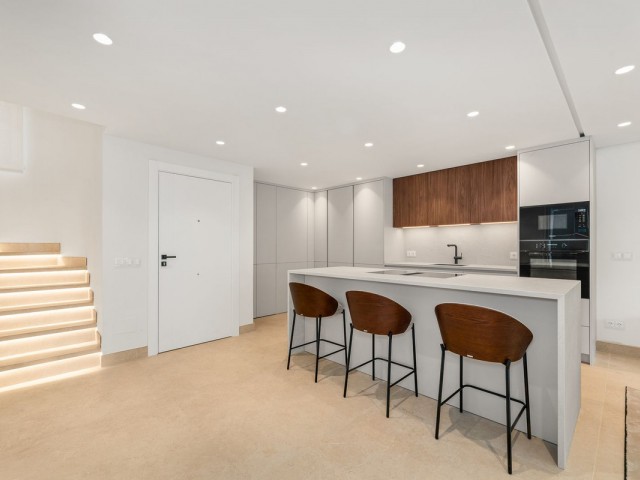 4 Bedrooms Townhouse in New Golden Mile