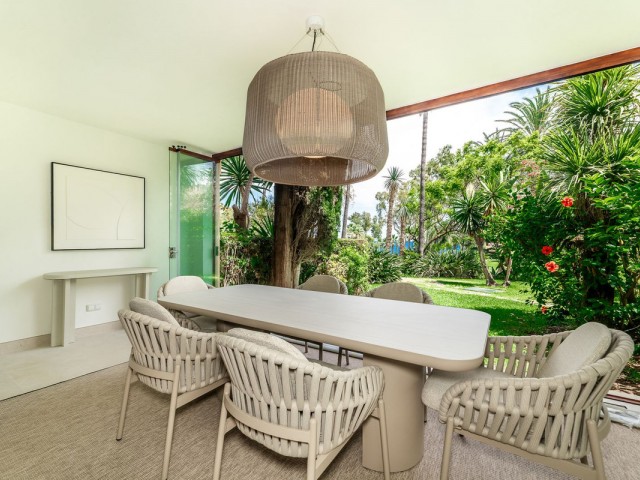 4 Slaapkamer Rijtjeshuis in New Golden Mile