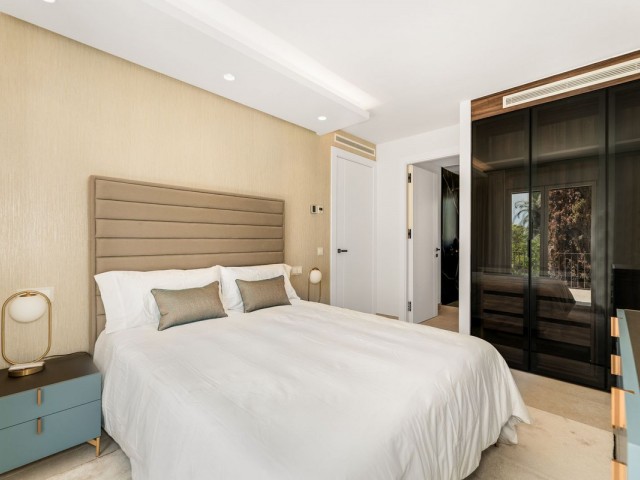 4 Slaapkamer Rijtjeshuis in New Golden Mile