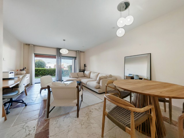 2 Bedrooms Apartment in Estepona