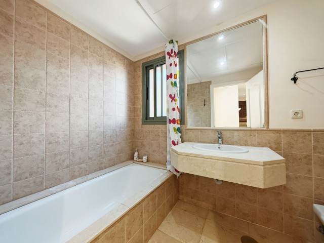 2 Bedrooms Apartment in Estepona