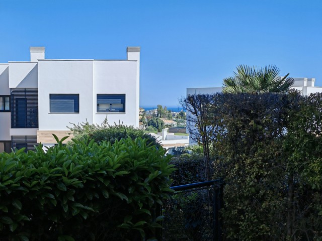 2 Bedrooms Apartment in Estepona