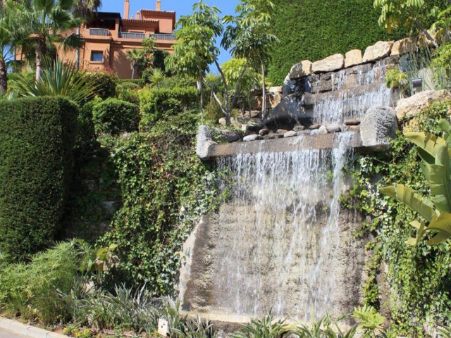 2 Bedrooms Apartment in Estepona