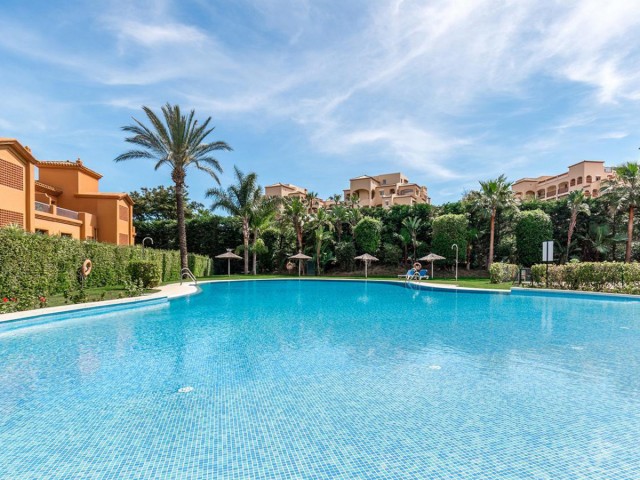 2 Bedrooms Apartment in Estepona